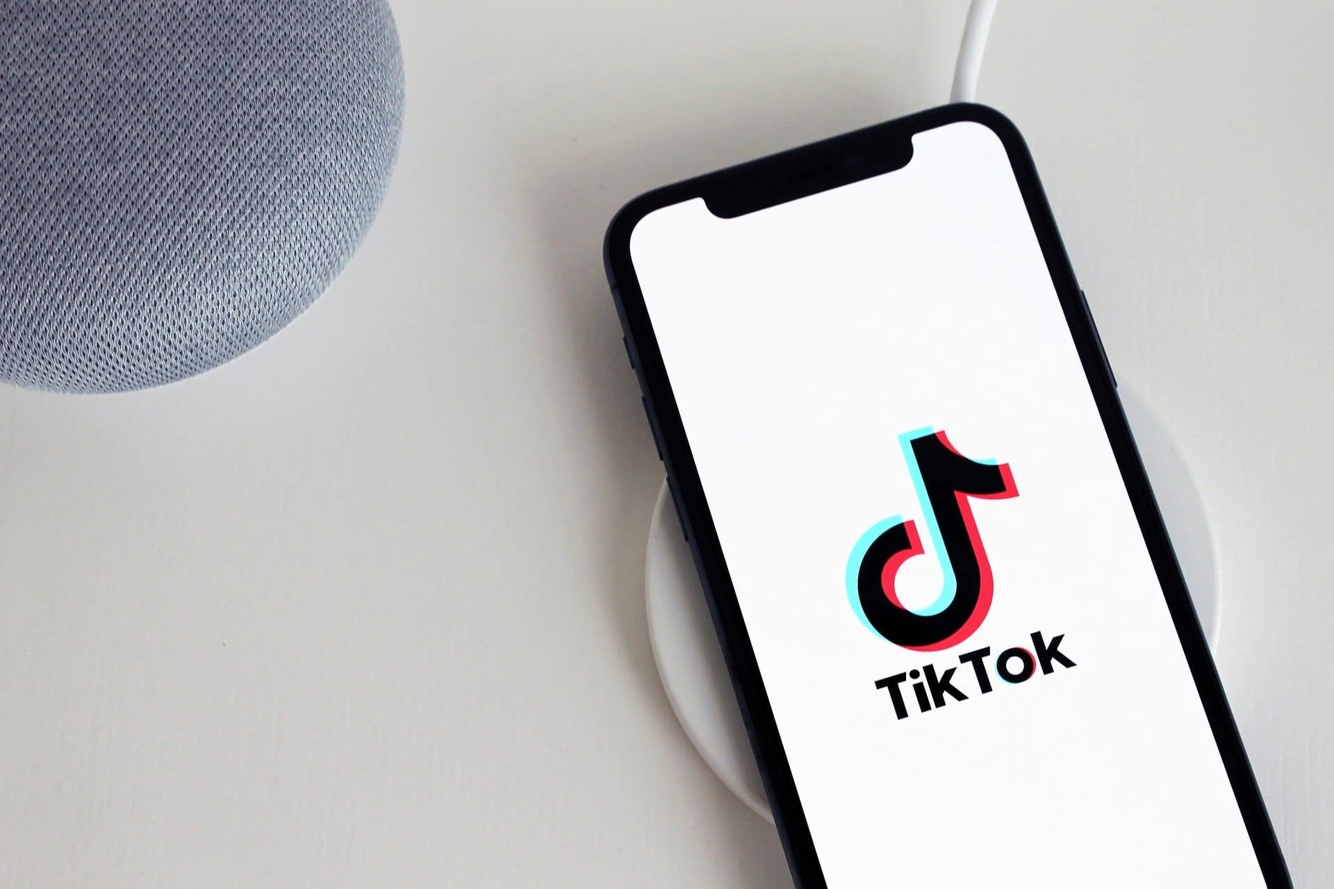 tiktok-ge657c1a30_1920